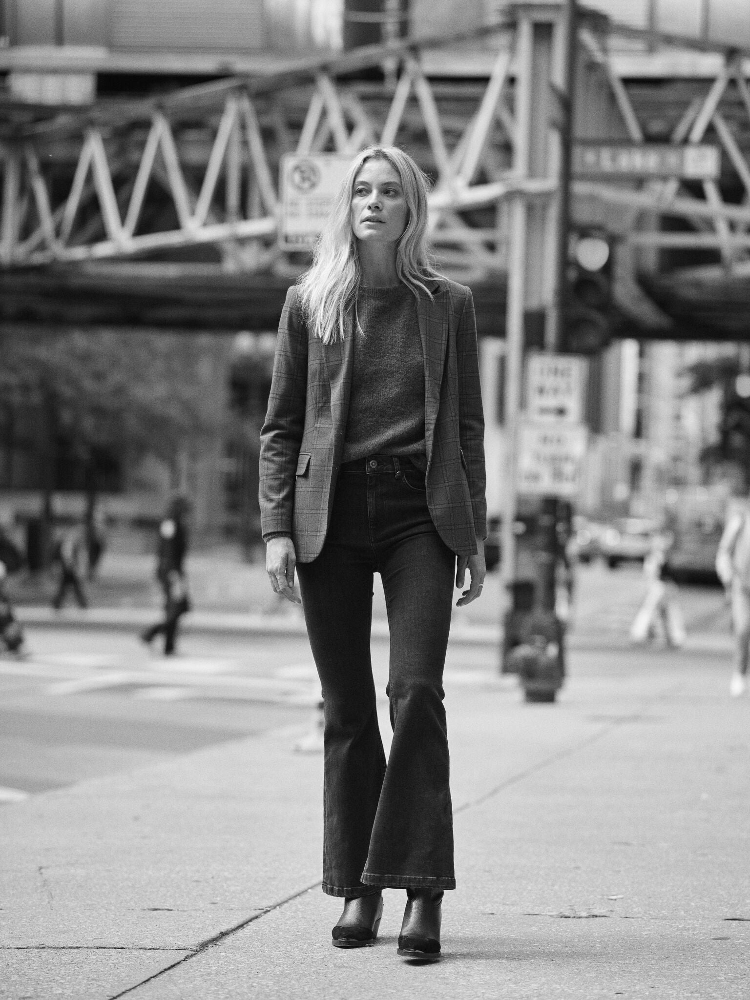 Modelshot / Dark Blue / Detail